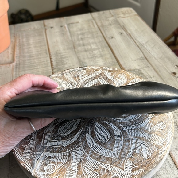 JESSICA MCCLINTOCK LEATHER GRAY KISS LOCK BLACK CHAIN STRAP EVENING BAG - Picture 9 of 12